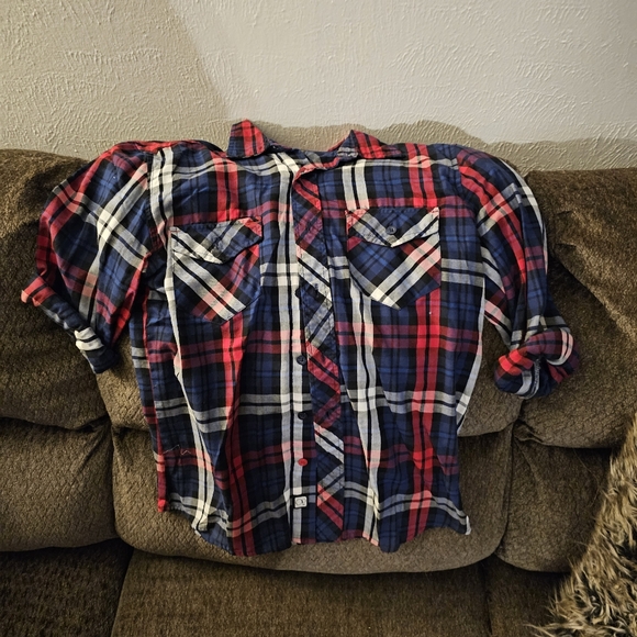 Button up - Picture 3 of 3